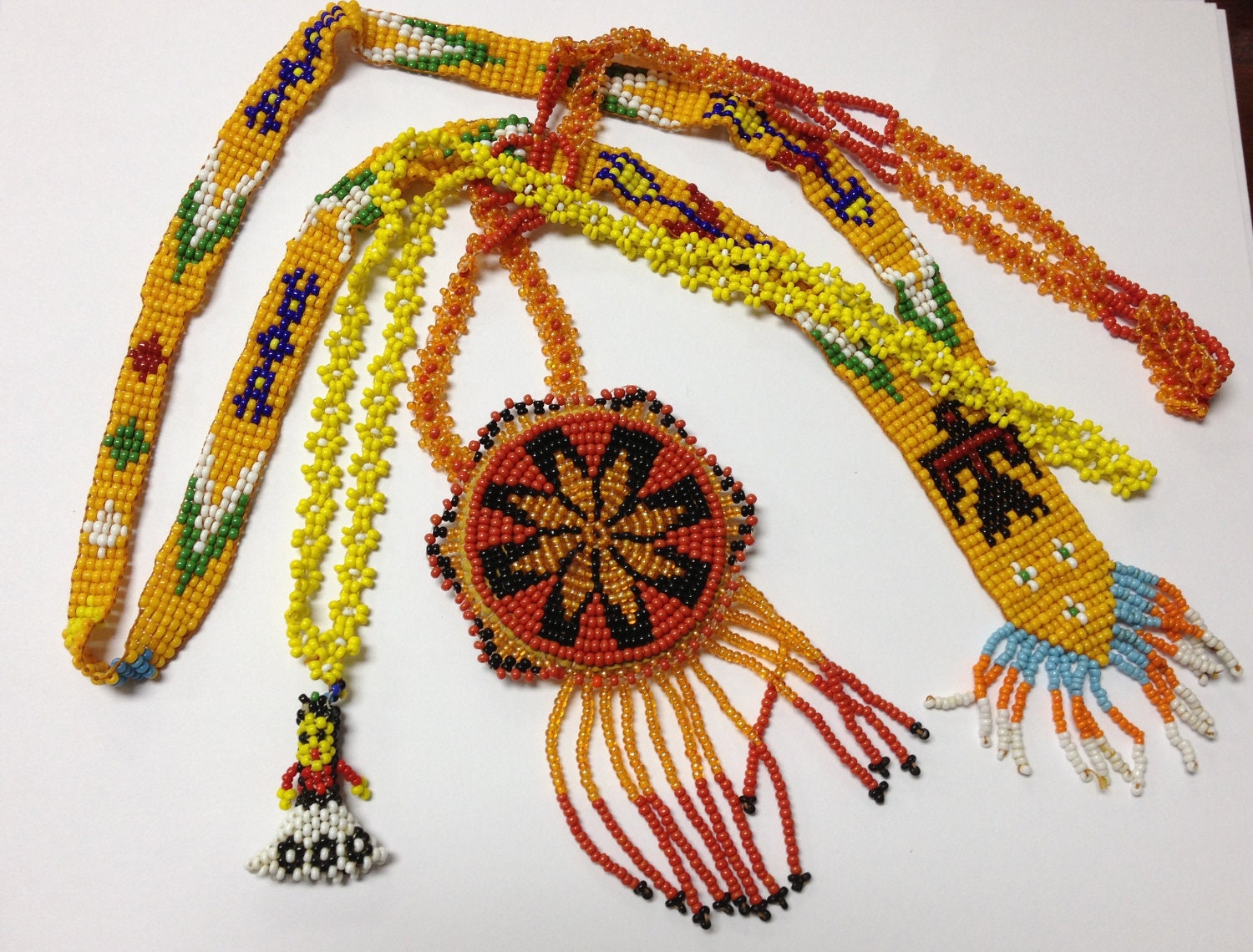 Lot of 3 Vintage 70s native American beaded indian necklaces boho
