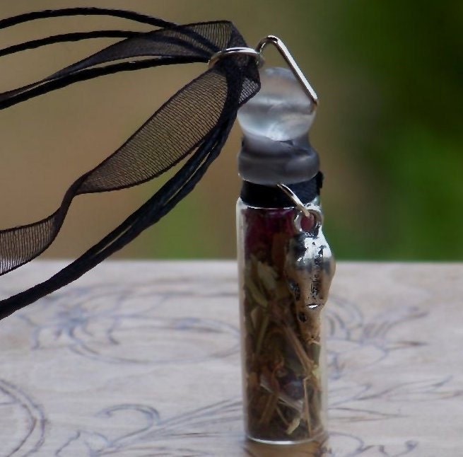 MORRIGAN Raven Warrior Goddess Talisman Pendant w/ Garnet & 6 Grael Herbs of Spellcraft for Dark Goddess, Raven, Avalonian and Celtic Magic
