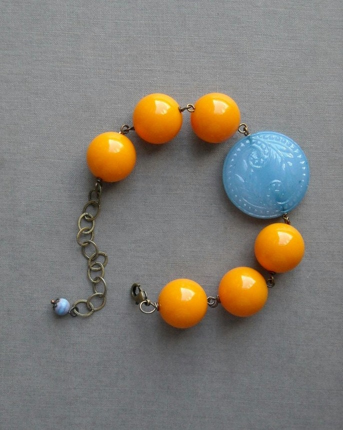 pastille bracelet - vintage lucite and brass