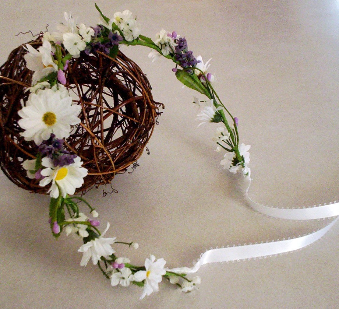 Bridal headband, spring wedding hair accessory Flower girl hairwreath lavender, purple Daisy headband Hippie hair wreath, floral headpiece