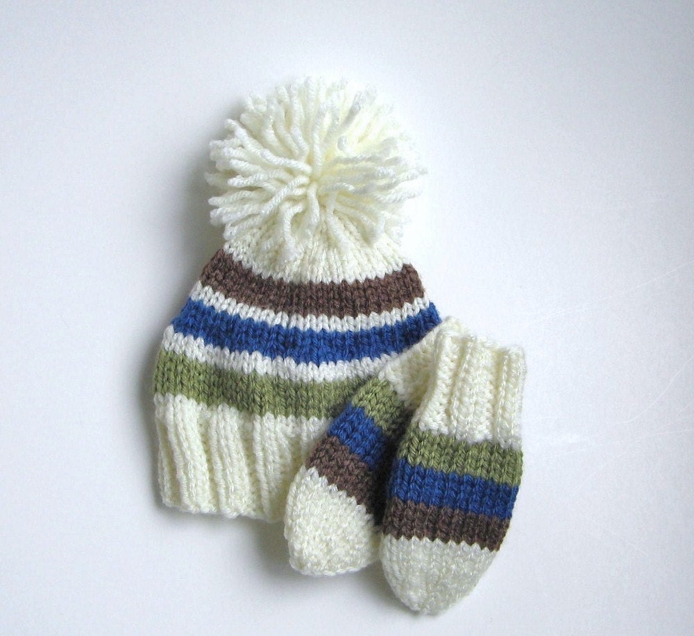 Hand Knit Hat & Mittens Set for Newborn Baby Boy - Pom Pom Beanie Hat Thumbless Mitts - Infant 0 to 3 months Boys Clothing