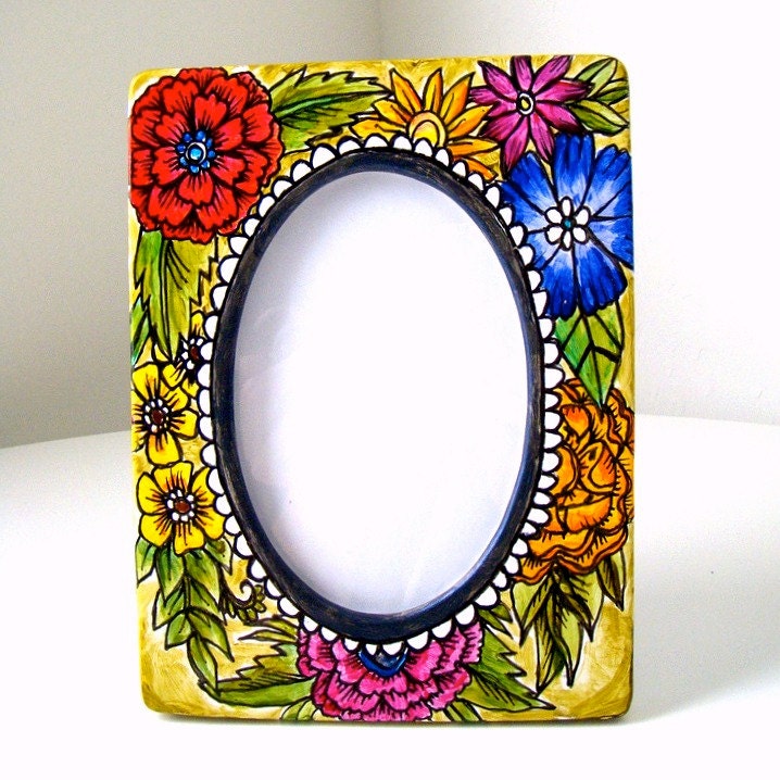 Flowers Picture Frame Oval Ceramic Hand Painted Botanicals Nature red yellow blue navy Spring Decor