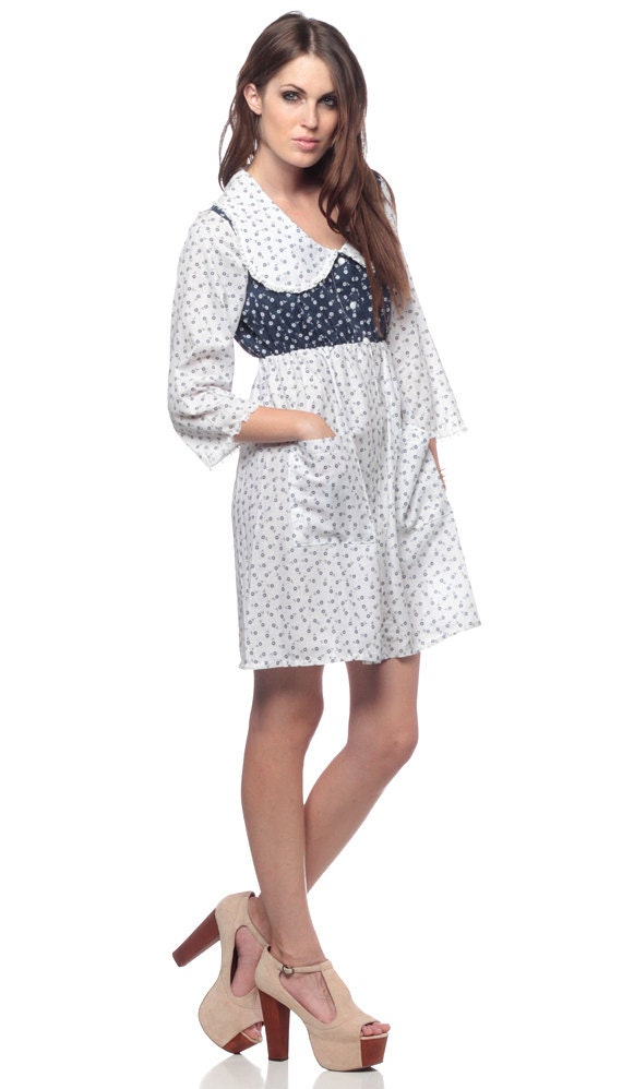Peter Pan Collar 60s Mini Dress Babydolly Calico Floral White Navy Cotton Dolly Empire Waist Pockets Mini Dress Small Medium