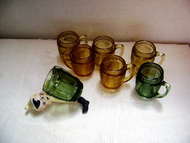 Roll Out the Barrel the Gangs All Here, Vintage Cordial Shot Glasses, 7 Mini Mugs, Retr Barware, Amber Green, 1950s Steins, Octoberfest