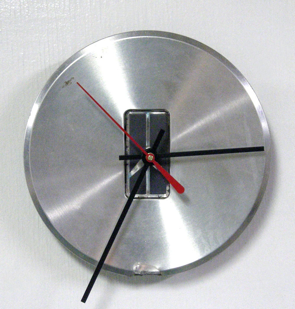 Oldsmobile Hubcap Clock - 1995 - 1999 Olds Bravada Wall Clock - Recycled Home Decor - 1996 1997 1998