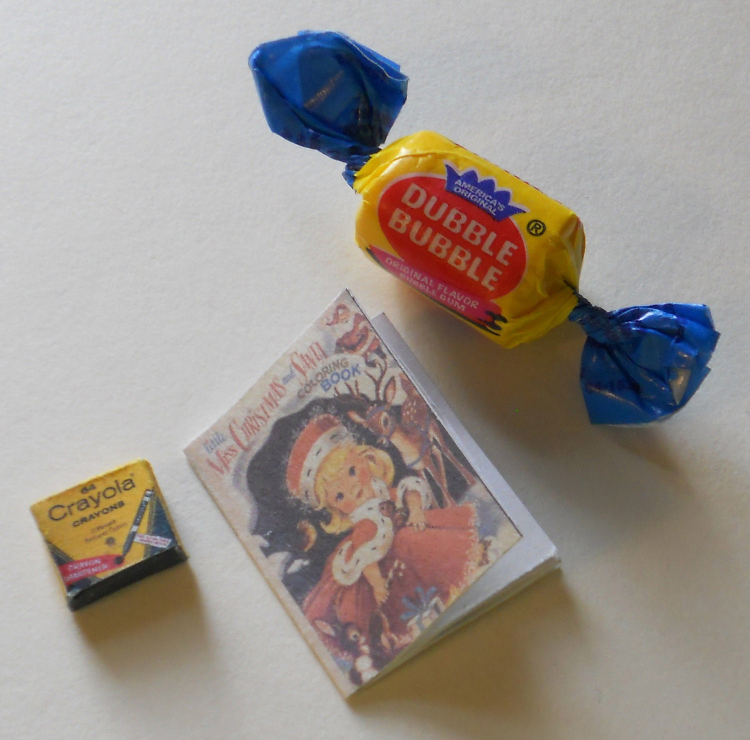 1/12 Scale Miniature Christmas Coloring Book & Crayons