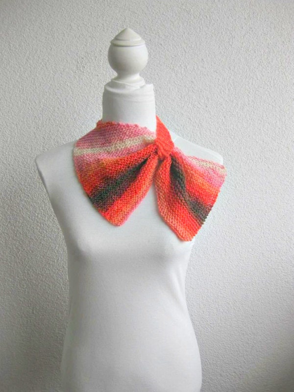 Triangle Shawl, Neckwarmer Ombre, Orange, Pink, Brown, Knitted Scarf, Cowl, Warm, Trendy, stylish, infinity, Romantic, Feminine