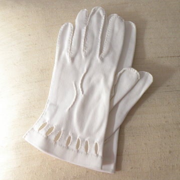 Vintage Short White Wedding Gloves with Sweet Cut-Out Detail for the Bride -- Free US Shipping