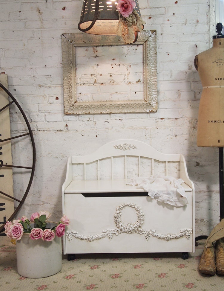 Painted Cottage Shabby Tea-Stain Romantic Hope Chest CFTB01