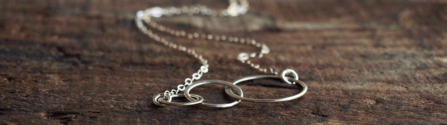 Silver Linked Circles Necklace in Sterling Silver