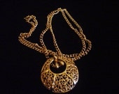 Vintage Pendant Necklace - Golden Filligree