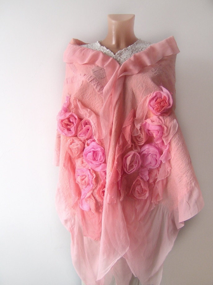Nuno felted scarf ruffle - coral Rose flower Apricot Pink