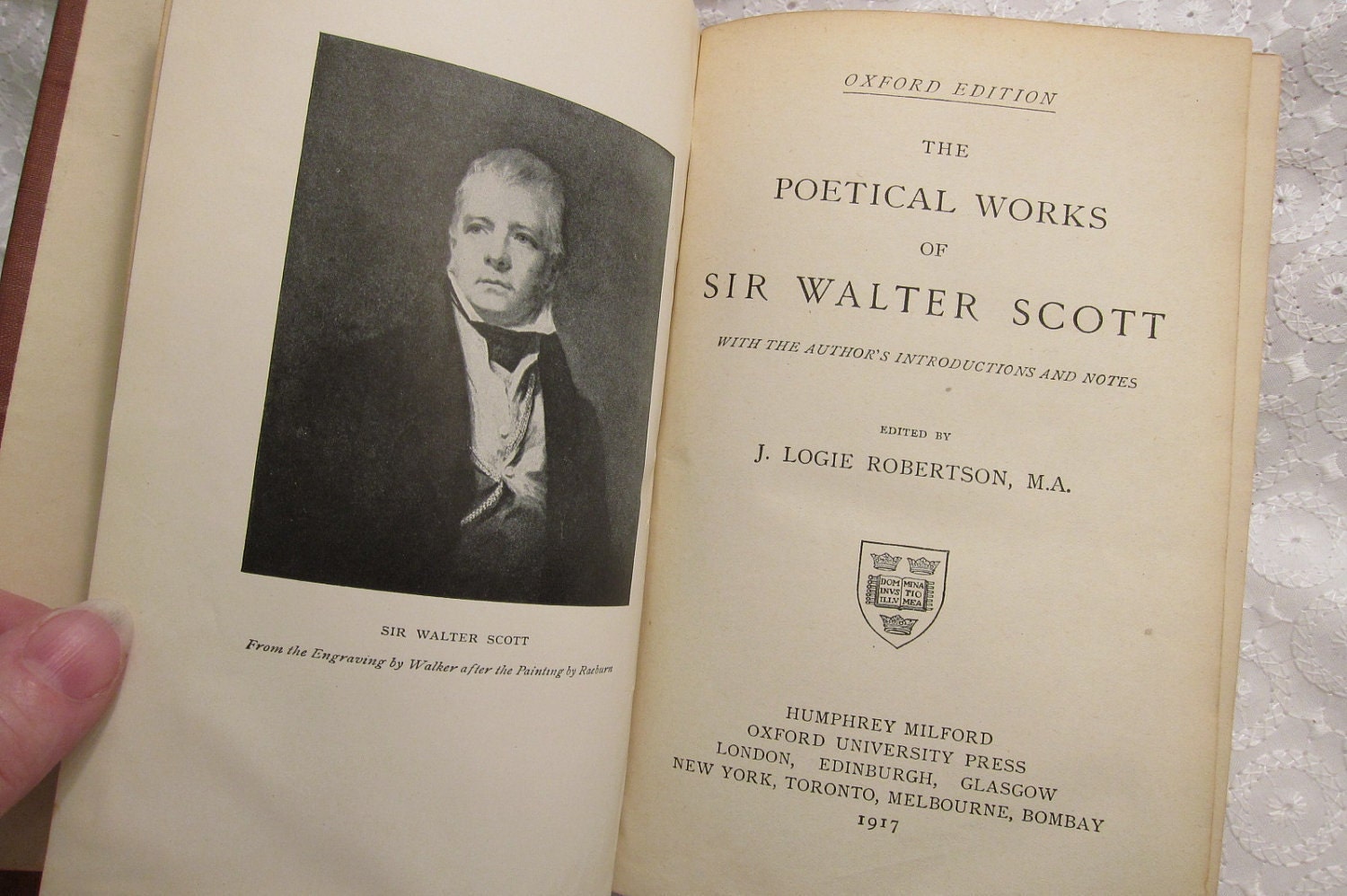 Vintage Book "The Poetical Works of Sir Walter Scott" - Oxford Edition, 1917, edited by J. Logie Robertson, M.A.