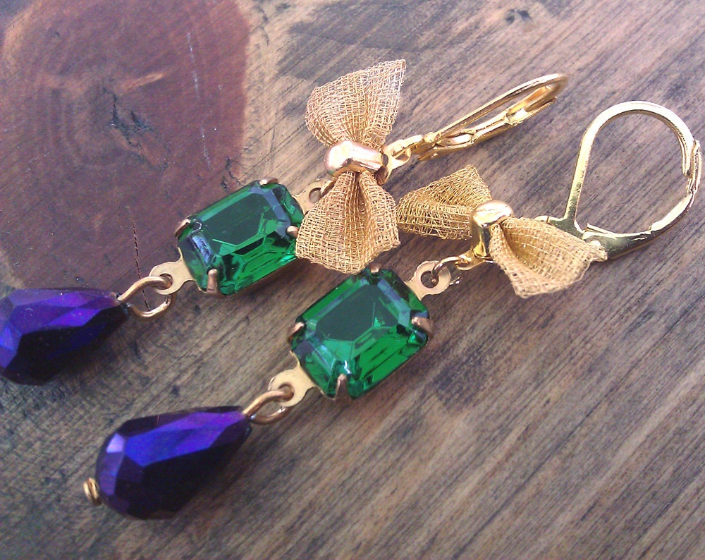 Bow Earrings with Vintage Emerald Green Czech Glass Jewels and Glass Beads in Royal Purple Gold Colored