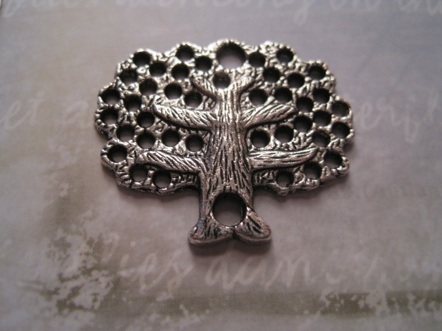 Beautiful pair of antique silver family tree pendant charms - gabyschiccreations