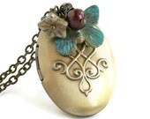 Butterfly Locket Necklace Vintage Style Victorian Jewelry Antique Gold Oval Pendant Freshwater Pearl Flower Charm Scroll Design
