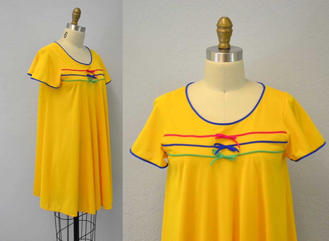 Vintage lingerie babydoll nightgown / citron yellow / bows