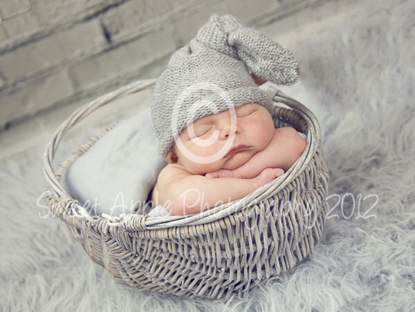 knitted knotty hat