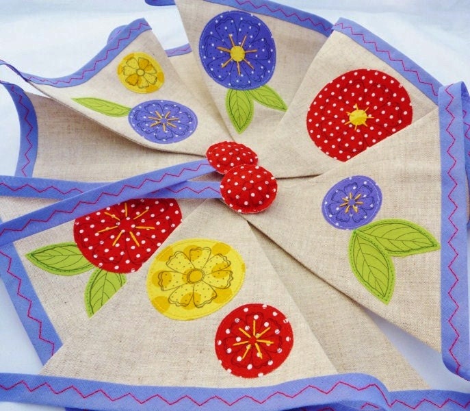 Appliqué bunting  - pretty flowers on linen, perfect for tea parties, weddings & celebrations Almost 8 ft long with 11 flags READY TO SHIP