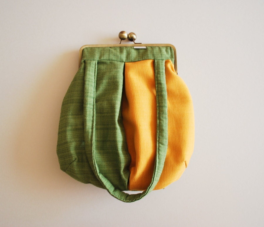 KISSLOCK clasp SHOULDER BAG. yellow and green large purse. xl clutch purse. straps