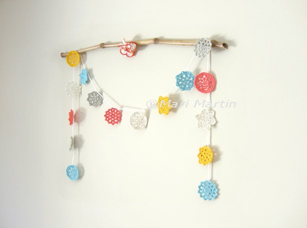 Crochet Flower Garland Bunting Fantasy Nursery Decoration Wall Kids Decor Hanging Embellishment Home Garland Bridal Shower Granny Chic