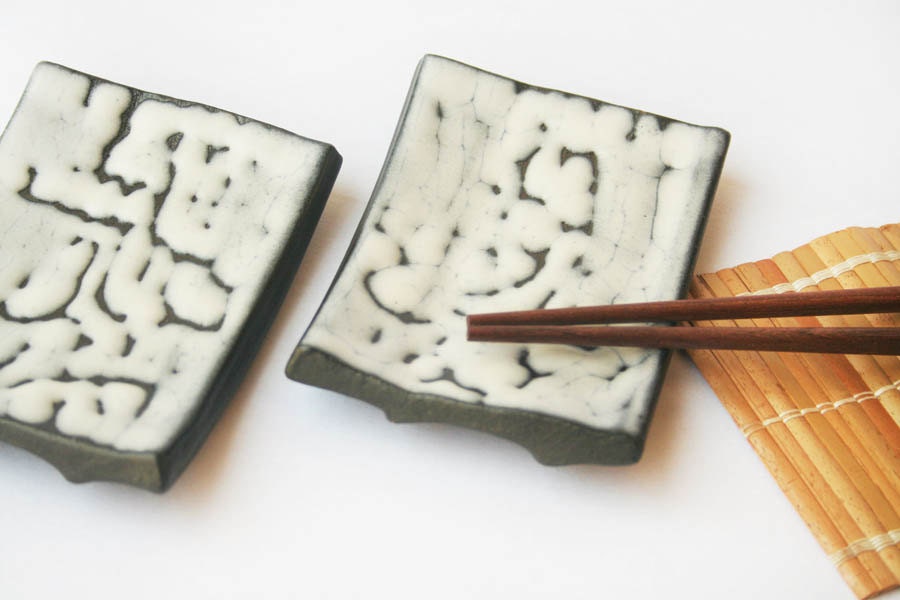 2 Single serve Sushi plates - black and white