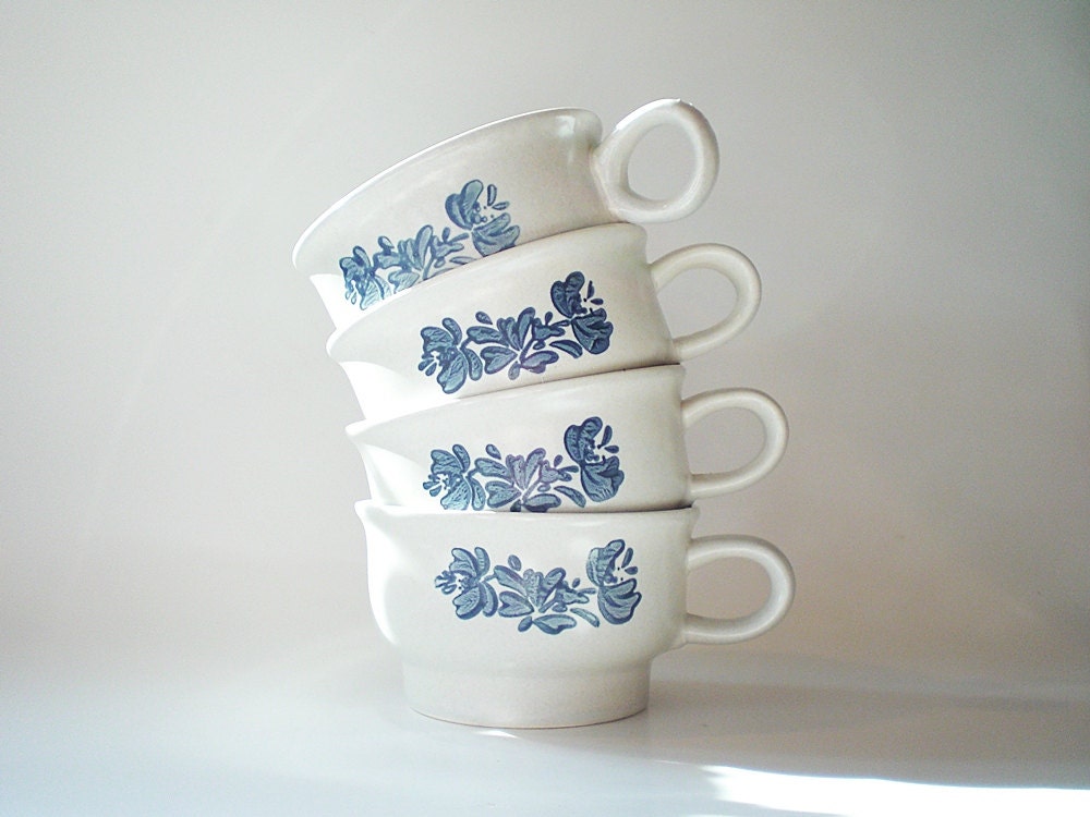 Large Coffee Mugs, Vintage Pfaltzgraff Pottery Soup Bowls, Light Grey Stoneware, Denim Blue Yorktown Folk Art Stencil