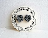 Flower Earrings - Grey Roses