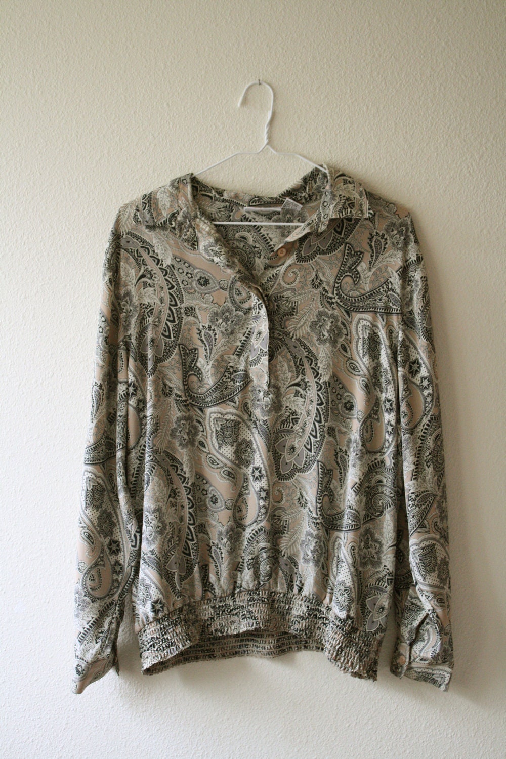 AUTUMN SALE vintage neutral paisley blouse