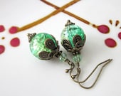 Vintage Lemon Yellow-Green Crackle Glass Beaded Bronze earrings