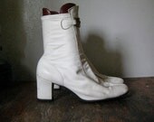 1960s GOGO MOD Vintage Ankle BOOTS White W Gold Buckle LaRose 8
