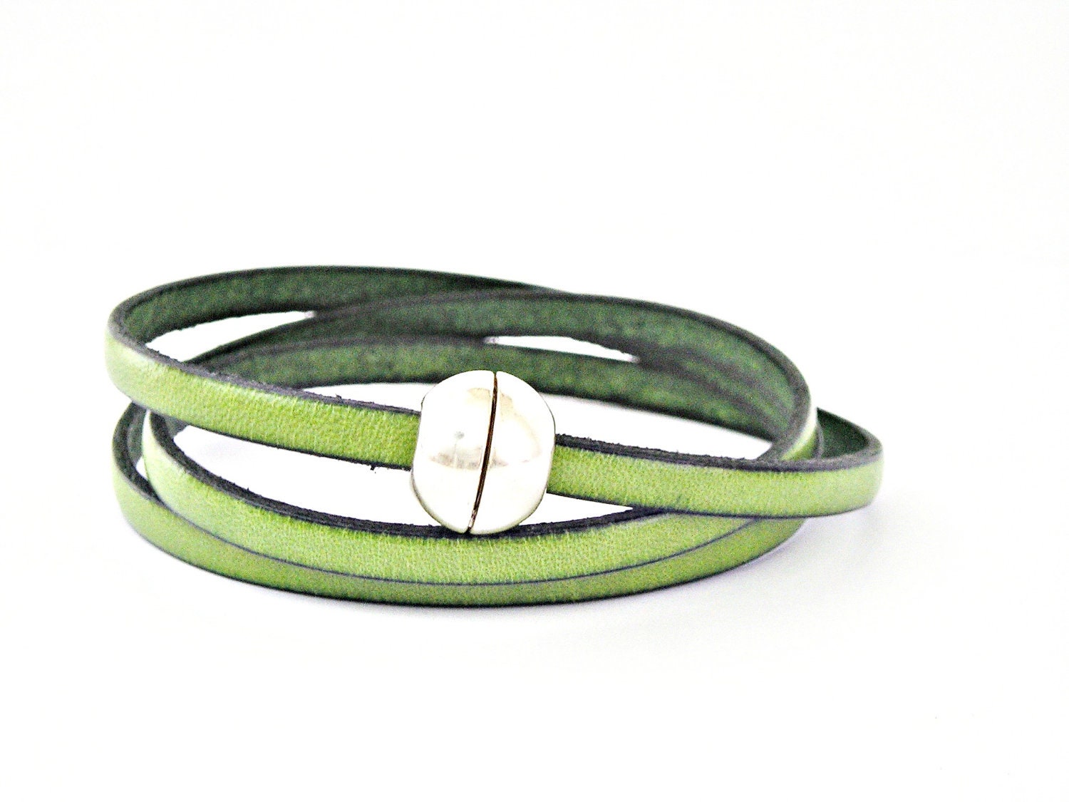 Green apple triple wrapped leather bracelet with sphere magnetic clasp
