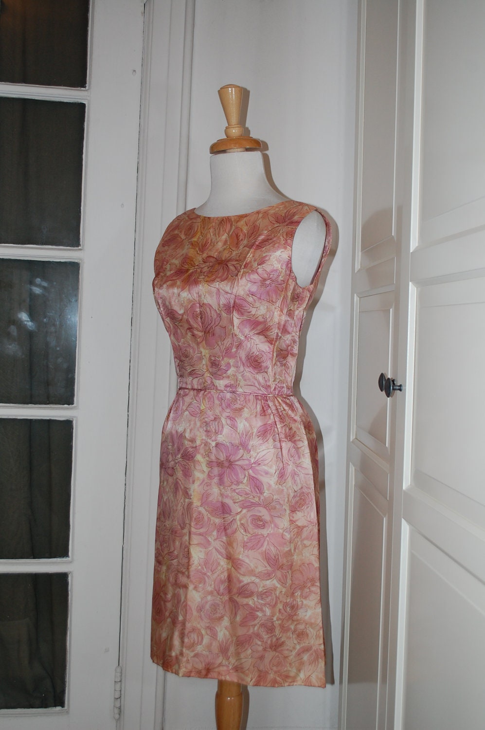VINTAGE 50s Silk Wiggle Dress, Pink/Lilac Floral Print, Metal Zipper Dress - S/M