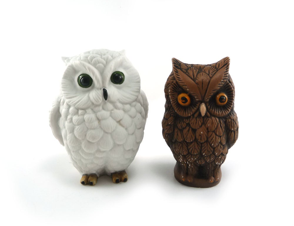 Vintage owl figurines - pair of brown & white Halloween owls home decor - reconstitutions