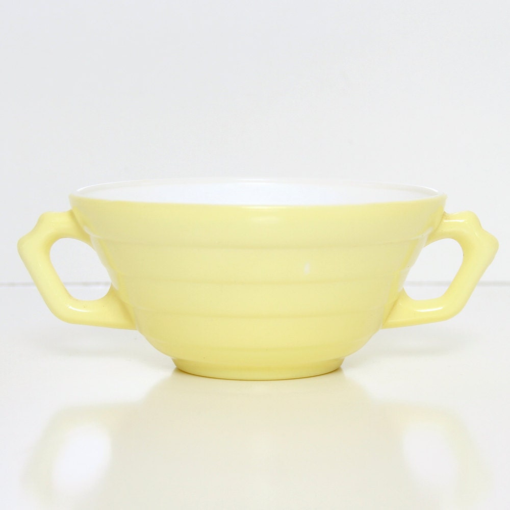 Vintage Hazel Atlas Moderntone Platonite Pastel Yellow Cream Soup Bowl - 1940's