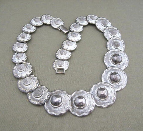 Silver Metal Flowers Chunky Chain Vintage Necklace
