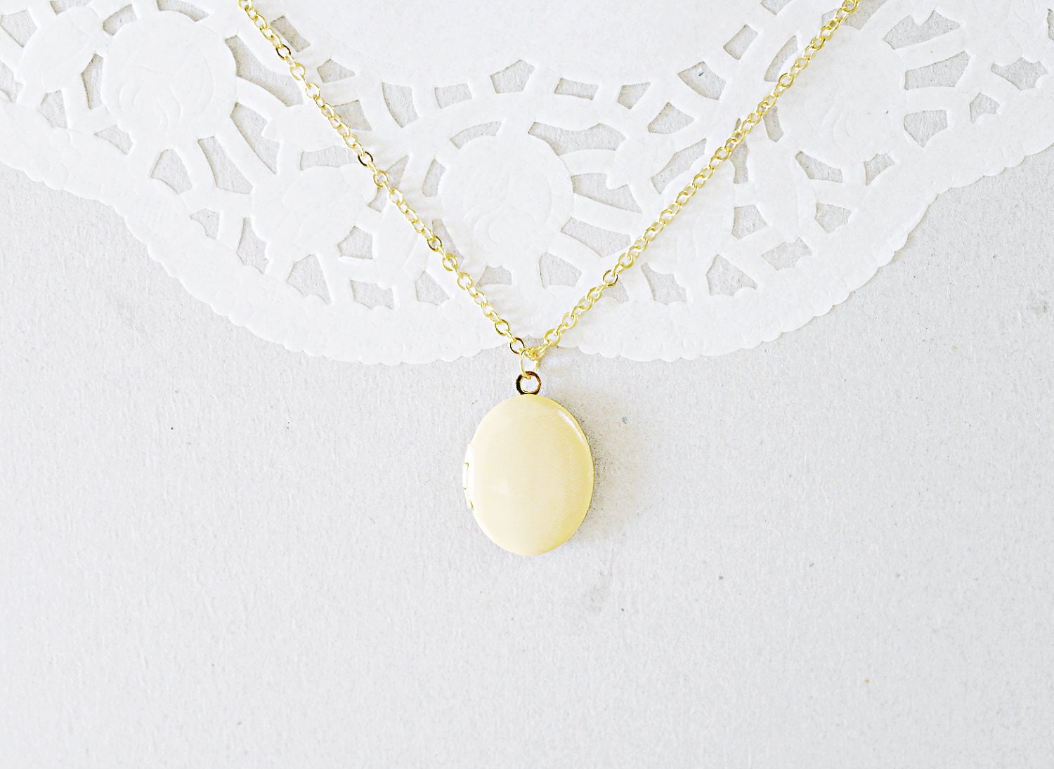 Gold Oval Locket Necklace - Photo Keepsake - Honey Yellow