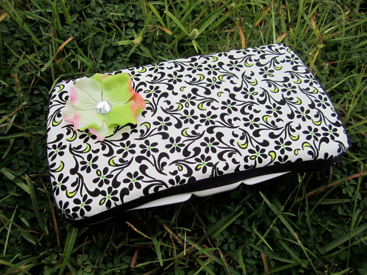 Wipes Case: Green, Black and White Flower Scroll