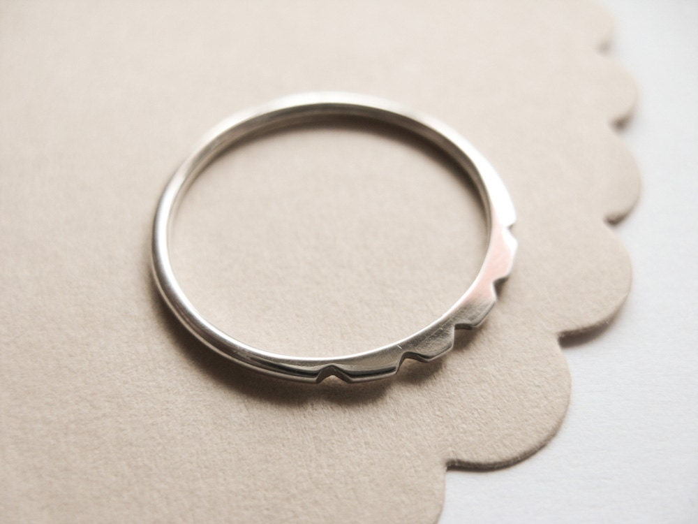 Tiny Petal Ring, Simple Sliver Ring, sterling silver stacking ring, modern, Urban, Minimal Silver Ring