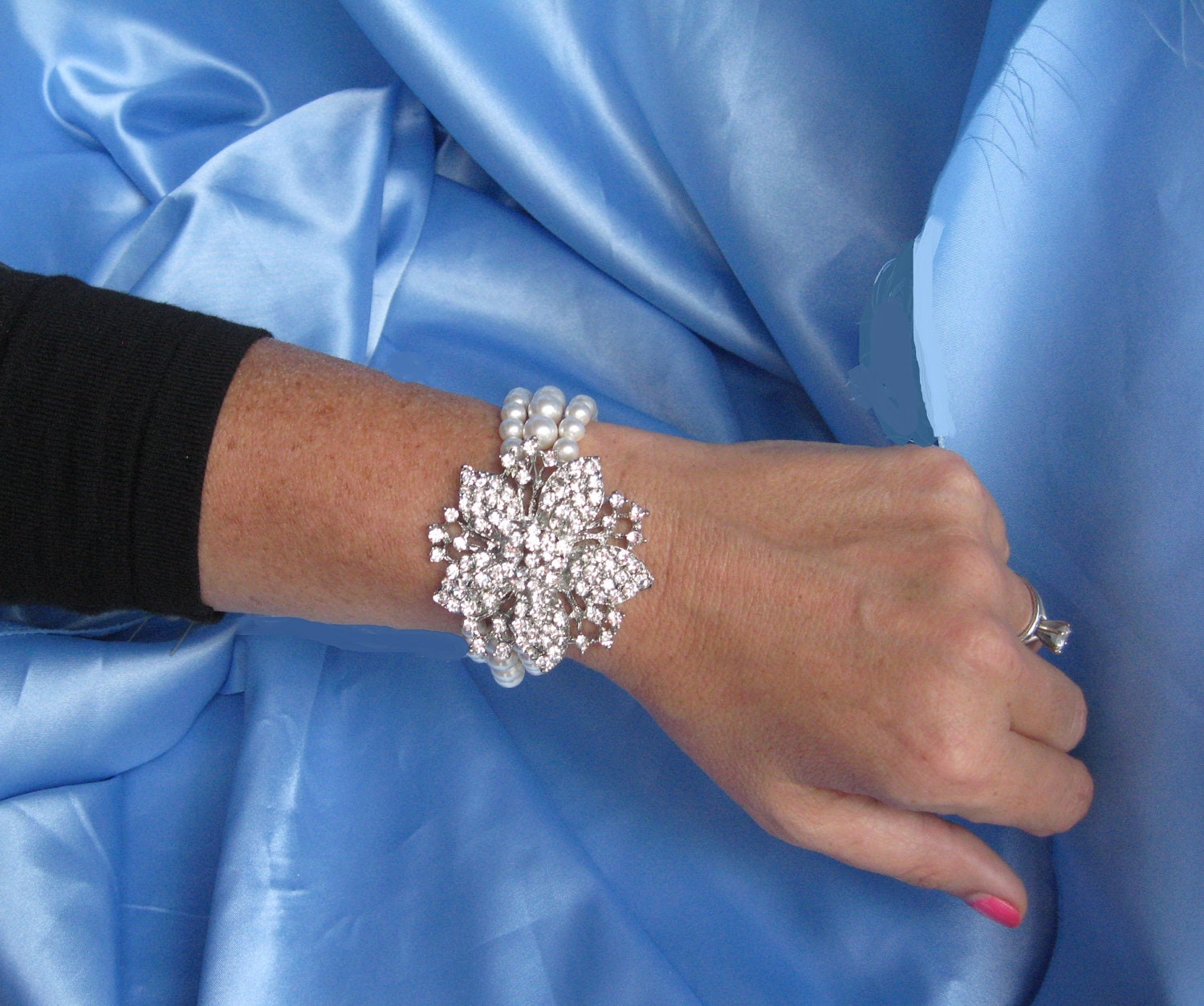 Vintage Style Swarovski Pearl and Crystal Flower Bridal Necklace Triple Strand Pearl Flower Rhinestone Brooch Necklace Bridal Jewelry