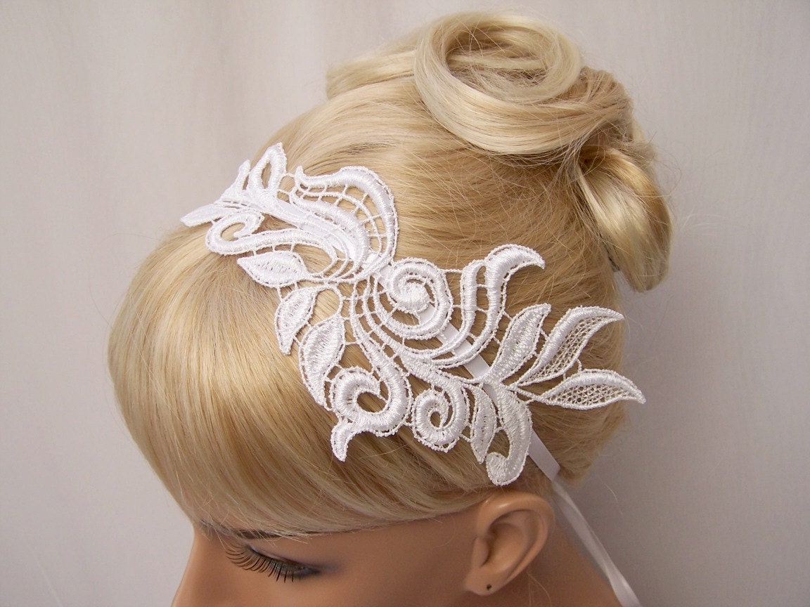 Delphinium lace headband white with ribbon ties