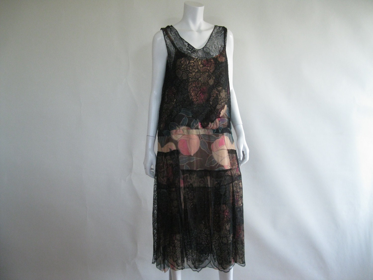 Antique 1920s Dress / 20s  Vintage Flapper Silk Chiffon and lace / Boardwalk Empire / M - ladyscarletts