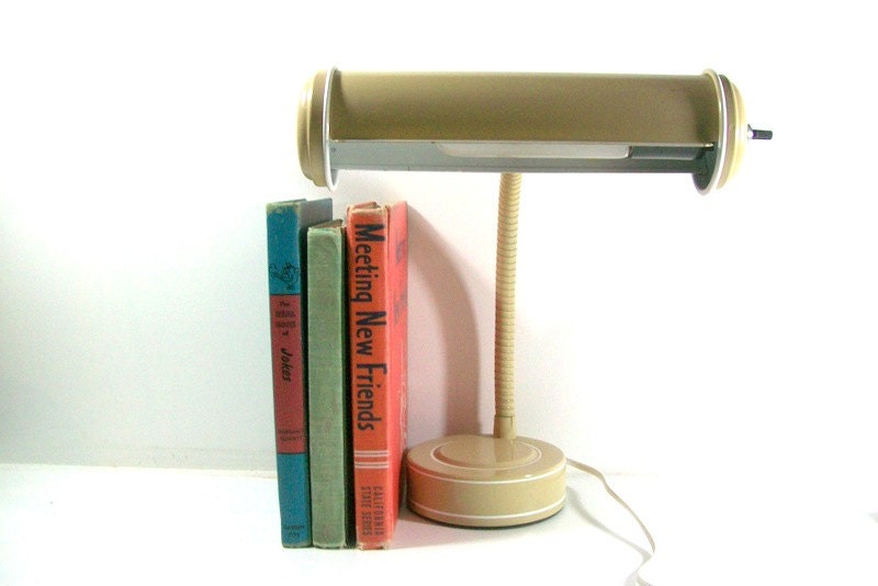 Retro Gooseneck Desk Lamp-Metal - 4EnvisioningVintage