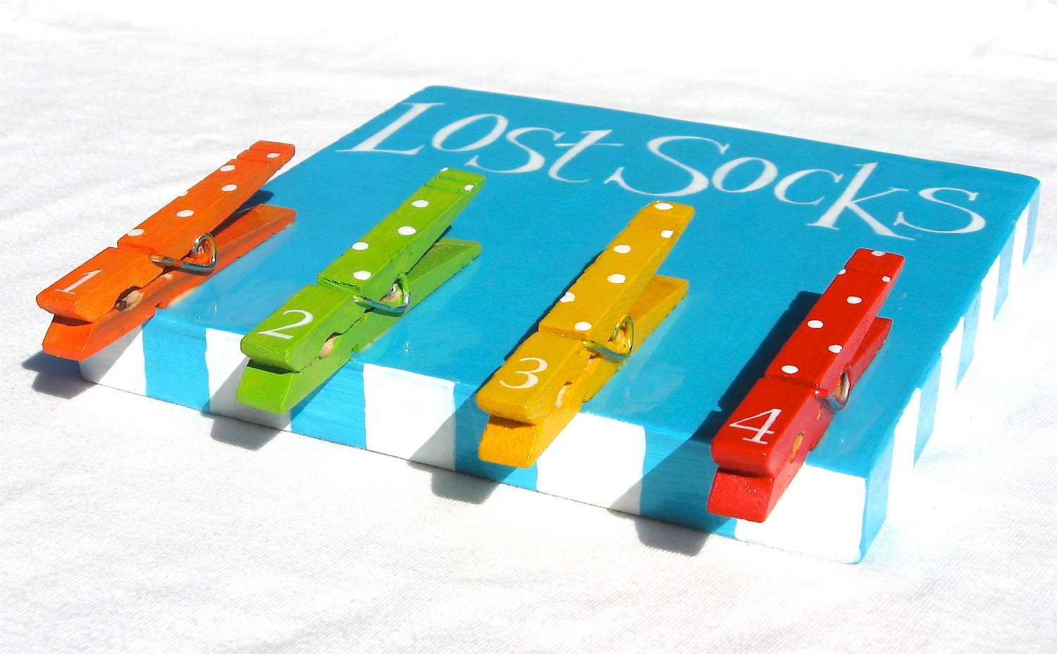LOST SOCKS CLOTHESPIN sign