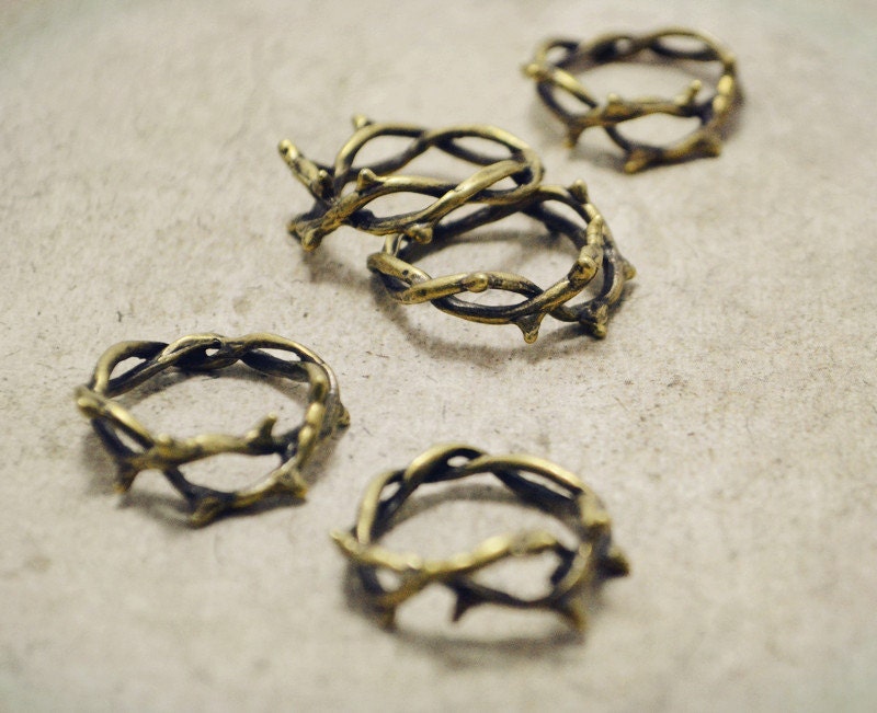 10pcs of Antiqued Bronze 3D Crown of Thorns Jesus Crucifixion Christian Charm Pendants Drops Q45-A18613
