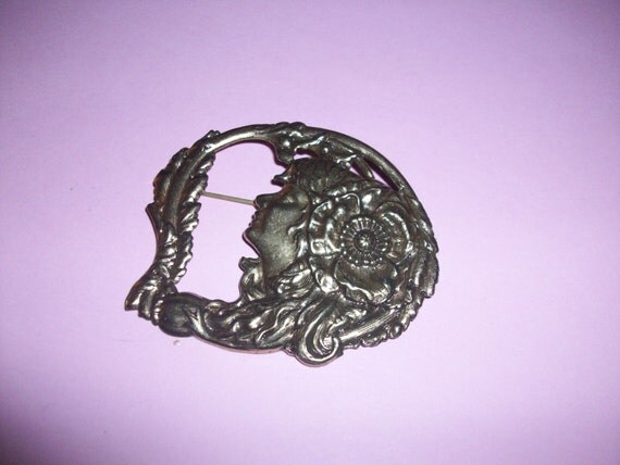 Victorian Lady Brooch (MM345)