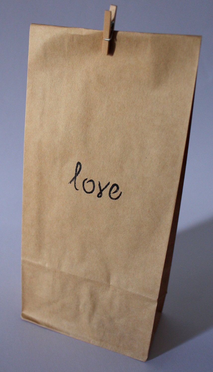 50 Hand Stamped Kraft / Brown Paper Love Favour Bag - Perfect for Bridal Shower / Wedding / Birthday Party / Bomboniere / Bonbonniere