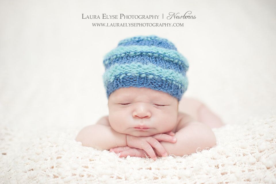 Fuzzy striped beanie  - Size Newborn