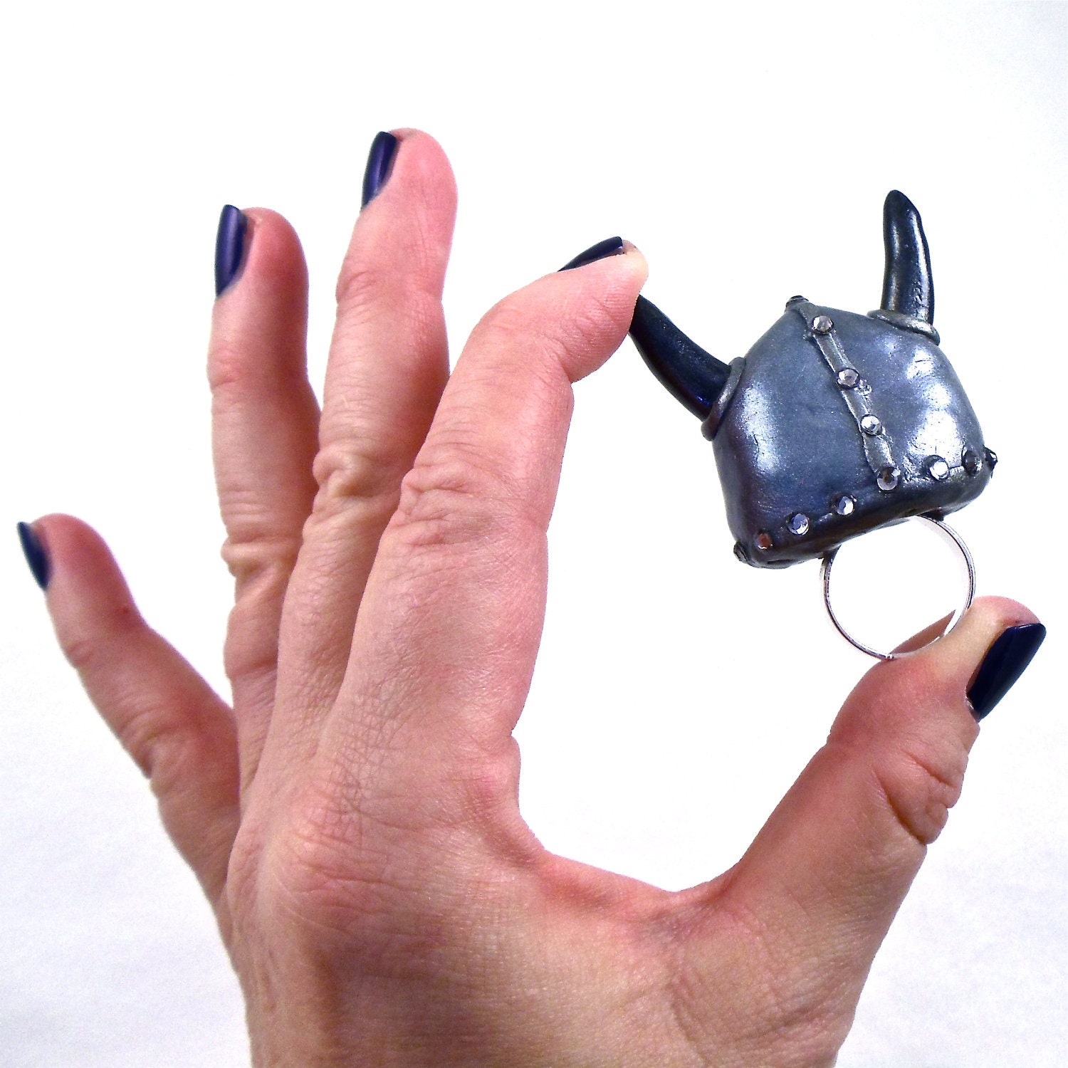 Statement Ring Oversized Crystal Studded Viking Hat Novelty Goth Jewelry Large Fashion Rings Unique Jewelry Horns Helmet