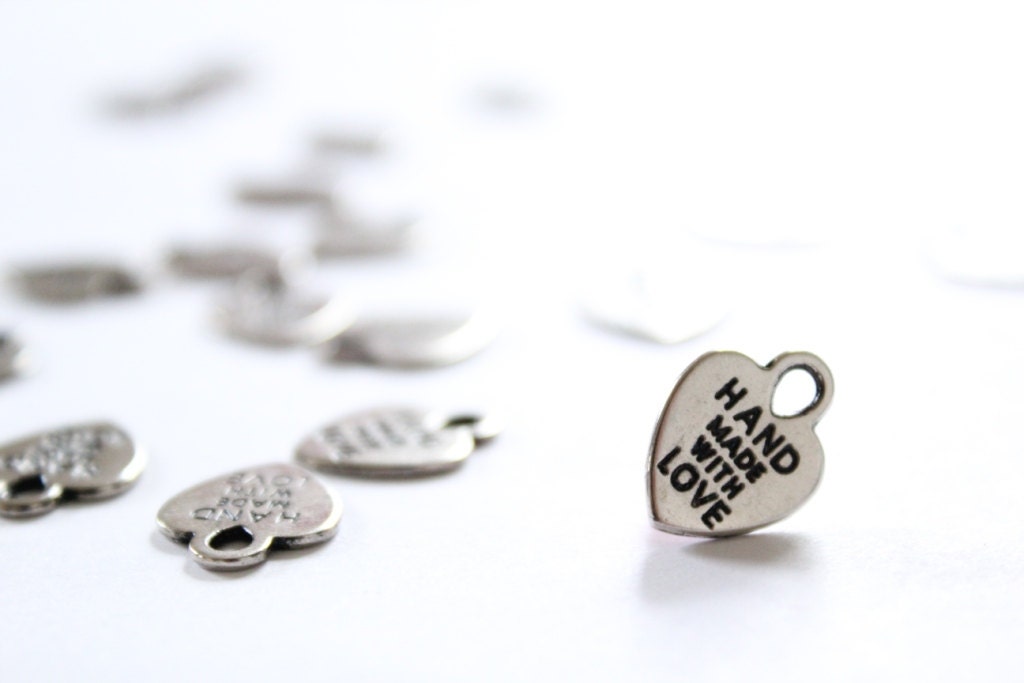 Wedding Favors Decor 100 Heart Charms Hand Made With Love metal heart tags gold silver stamp hearts wedding favors jewelry crafts sewing